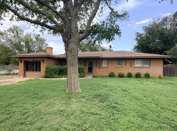 1210 Garland Street, Plainview, TX 79072