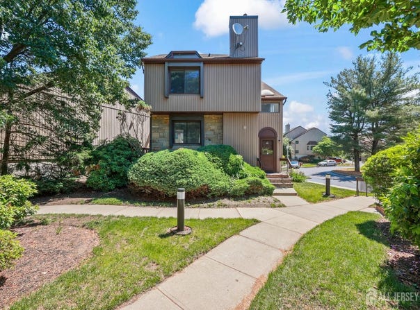 89 Diamond Lane, Old Bridge, NJ 08857