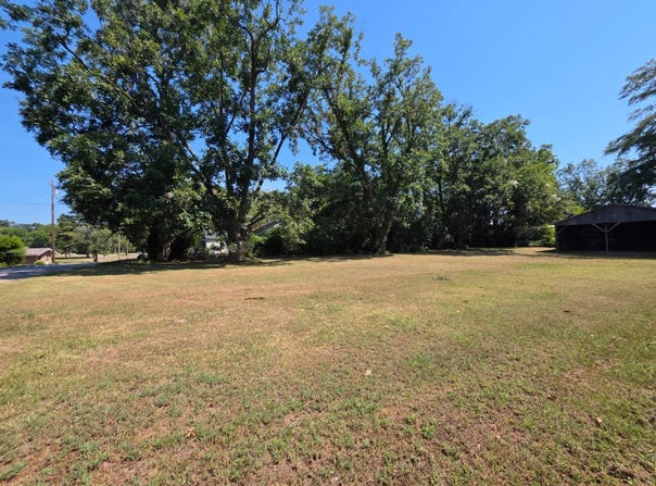 1 Washing Avenue, Eutaw, AL 35462