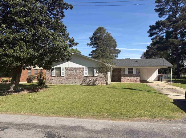 107 W 37th Avenue, Pine Bluff, AR 71603