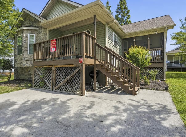 650 Lloyd Huskey Road, Pigeon Forge, TN 37863