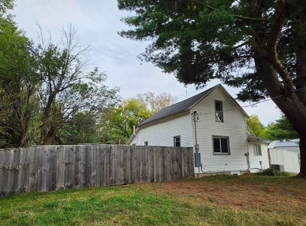 4917 Whitefeather, Rhodes, MI 48652