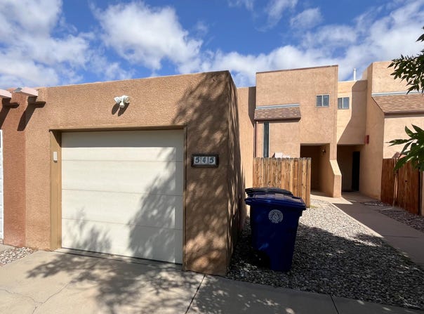 545 Berry Road NW, Albuquerque, NM 87107
