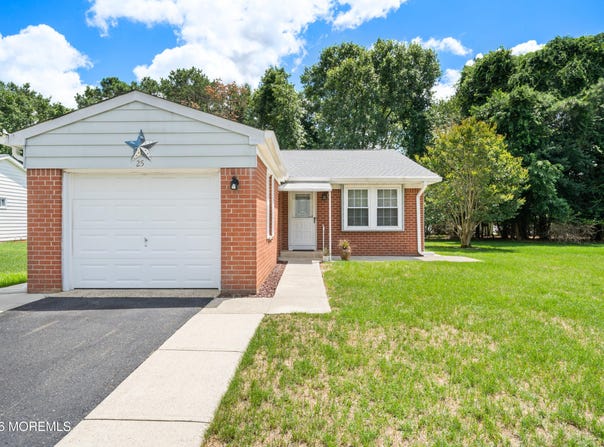 25 Constitution Boulevard, Whiting, NJ 08759
