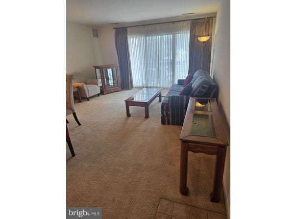 10118 CAMPUS Way S, UPPER MARLBORO, MD 20774
