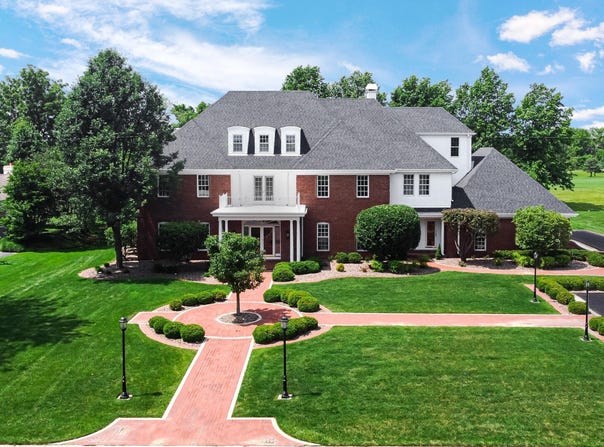 836 Killarney, Dyer, IN 46311