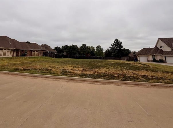 1917 Carleton Lane, Shawnee, OK 74804