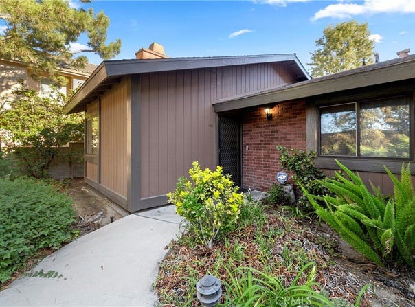 14456 Foothill Boulevard, Sylmar, CA 91342