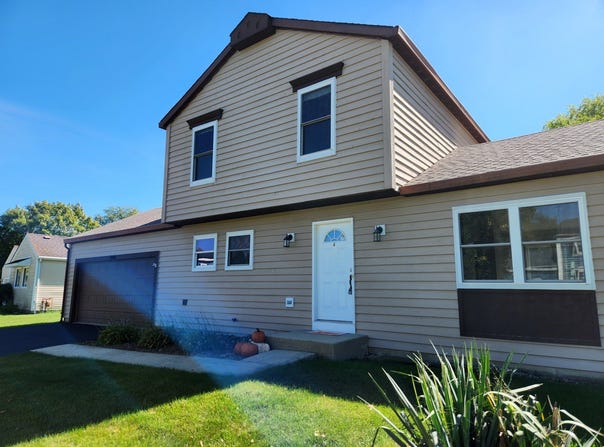 1440 CARLETON Avenue, Naperville, IL 60565