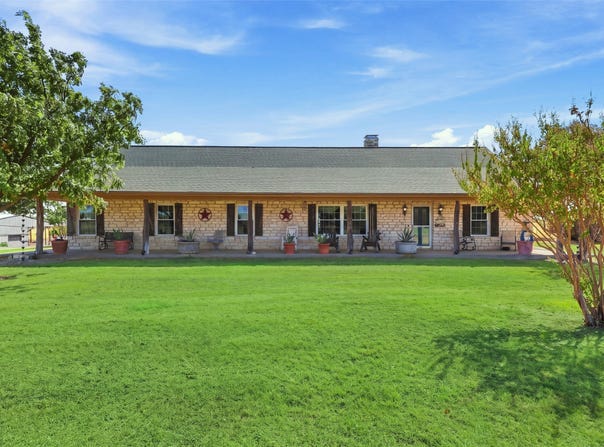 900 Leech, Poolville, TX 76487