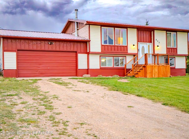 800 BAILEY Loop, Labarge, WY 83123
