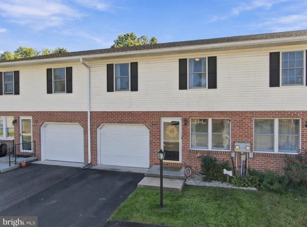 210 MINNICH Road, CHAMBERSBURG, PA 17201