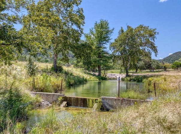2242 Patterson Creek Rd, Leakey, TX 78873