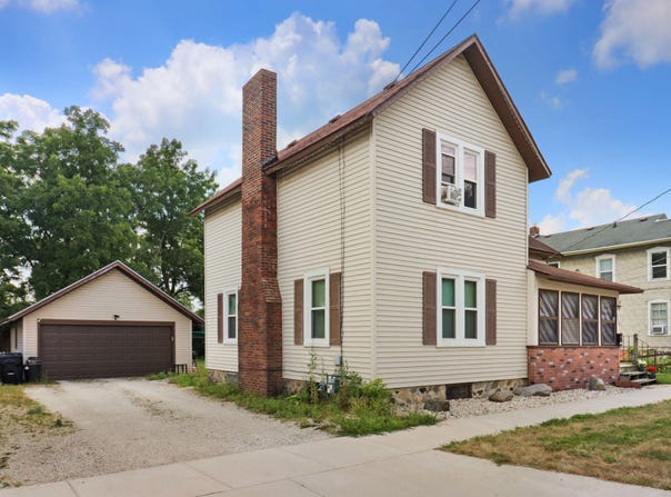 213 E Centralia St, Elkhorn, WI 53121