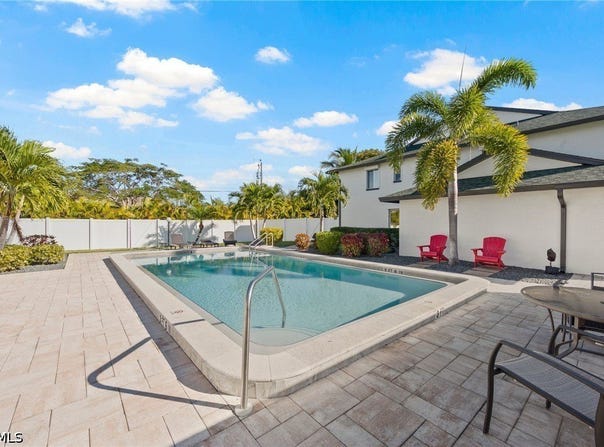 1519 Cape Coral Parkway W, Cape Coral, FL 33914