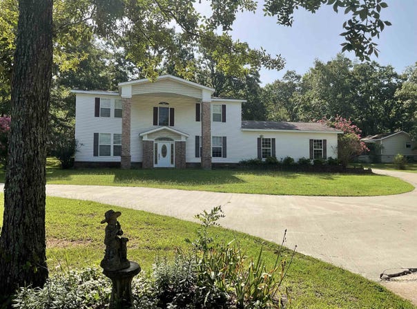 9076 Edgemont Rd., Greers Ferry, AR 72067