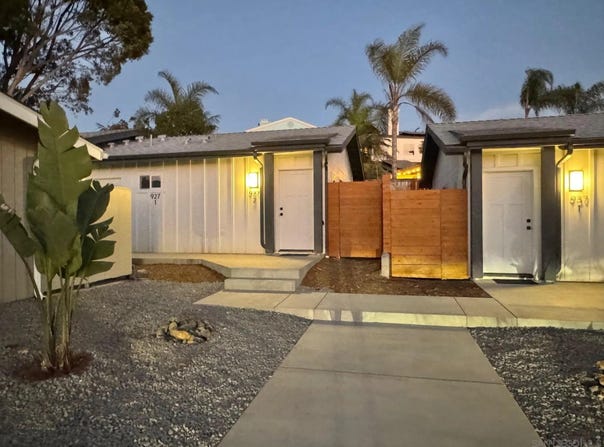 921-927 Regal Rd., Encinitas, CA 92024