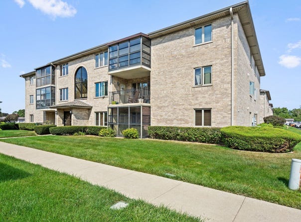 13950 E Leamington Drive, Crestwood, IL 60418