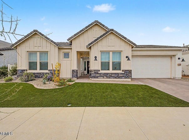 1016 W RIDGE Road, Apache Junction, AZ 85120