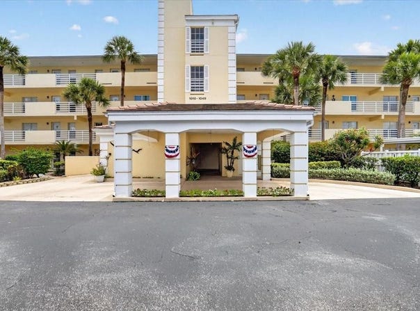 1040 WEXFORD Boulevard, VENICE, FL 34293