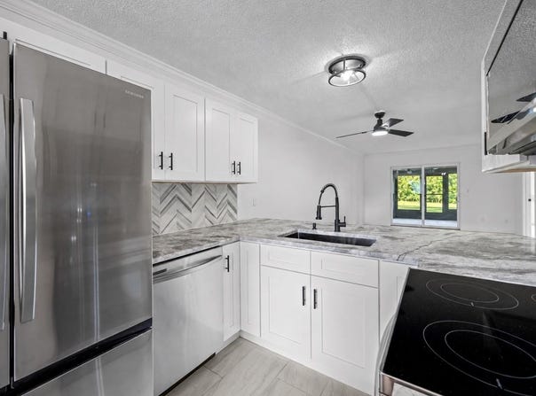 11201 122ND Avenue, LARGO, FL 33778