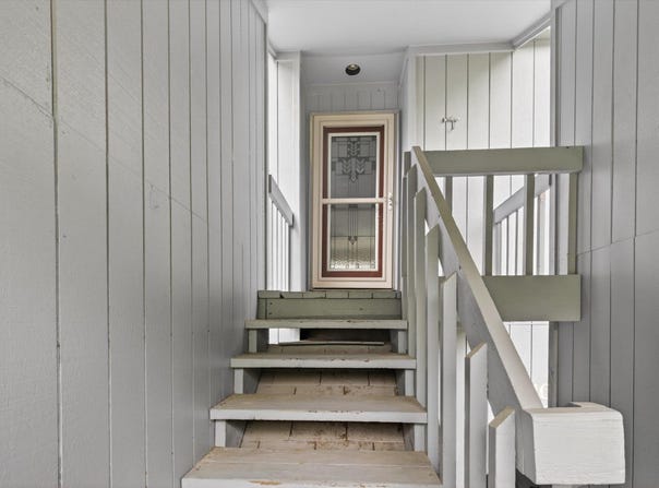 9105 S Pointe Ridge Lane, Bloomington, IN 47401