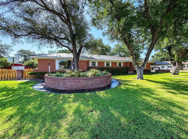 1102 N Avenue G, Haskell, TX 79521