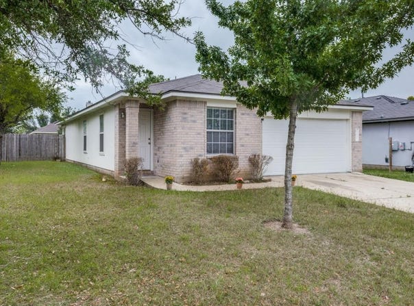 105 Loryn Dr, Hutto, TX 78634