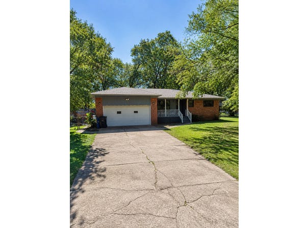 608 E 23rd Street, Tishomingo, OK 73460