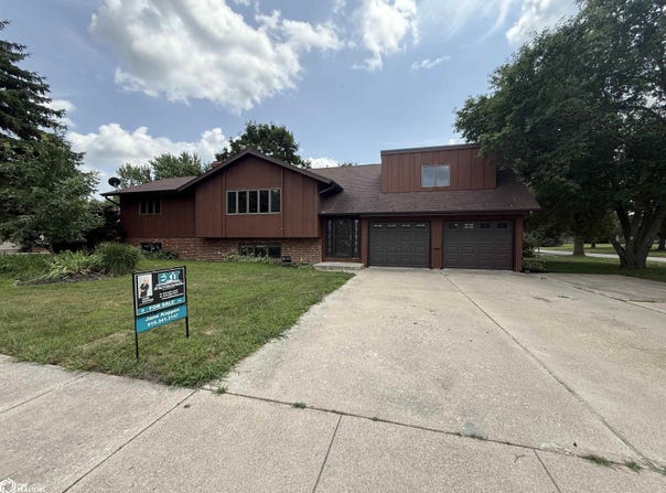 1902 E Lucas Street, Algona, IA 50511