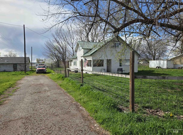1242 S 12th Street, Payette, ID 83661-3385