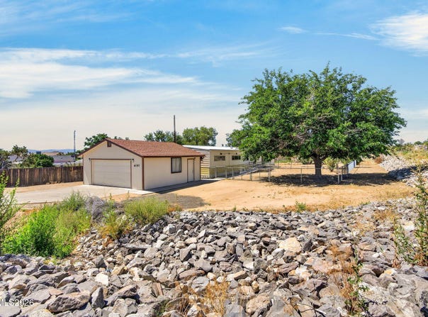 6197 Leon Drive, Sun Valley, NV 89433