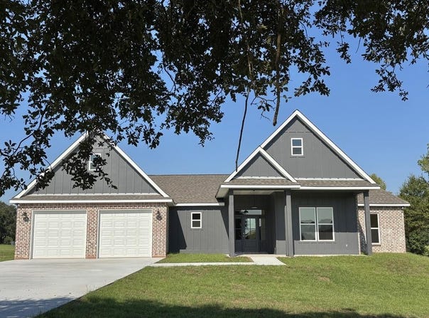 17 Leanne Dr., Picayune, MS 39466