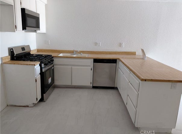 27160 Vista, Helendale, CA 92342