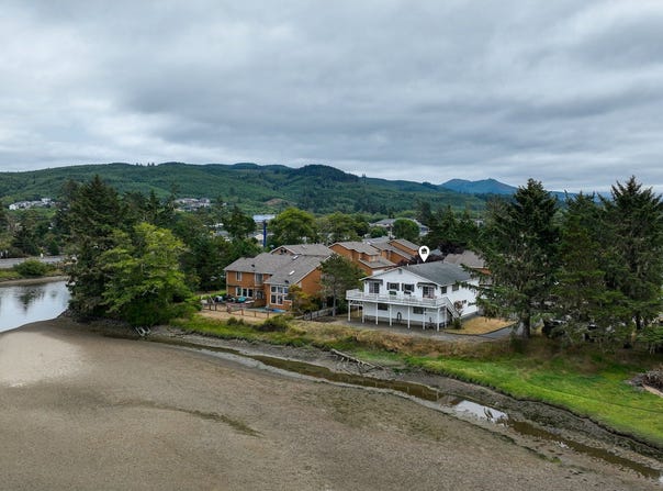 2549 QUEEN St, Seaside, OR 97138