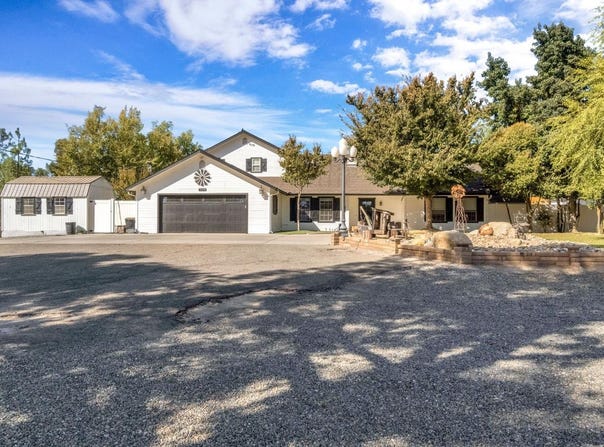 15446 Monreal Road, Madera, CA 93636