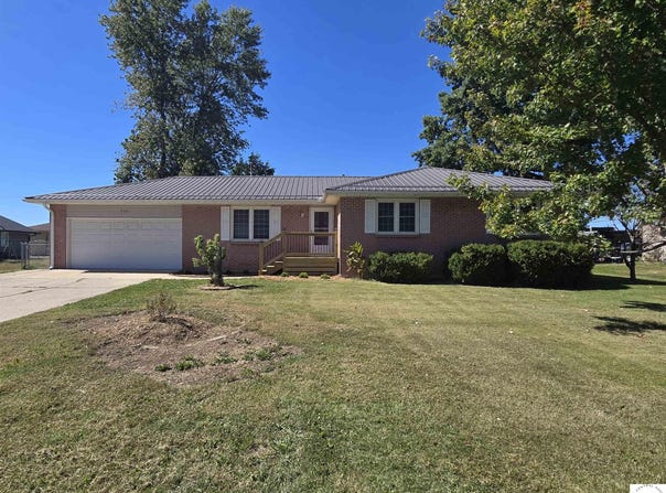 205 S craig St, Clinton, MO 64735