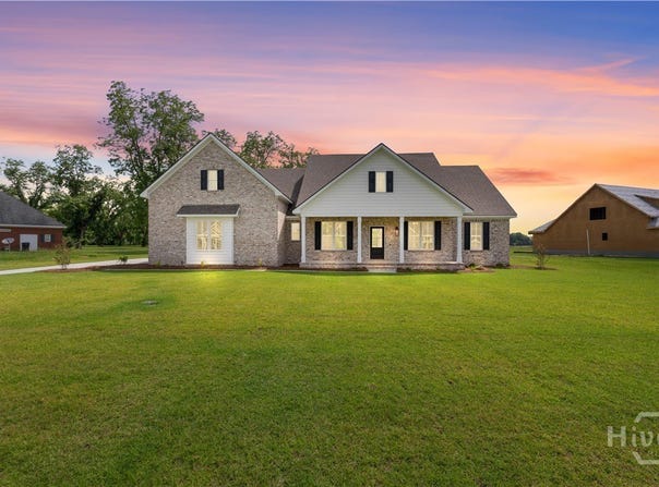 9 Honeysuckle Drive, Claxton, GA 30417