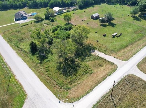 31065 W 199th Street, Edgerton, KS 66021