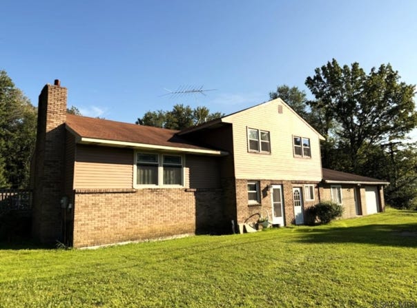 168 Pine Bluff Rd, Sidman, PA 15955