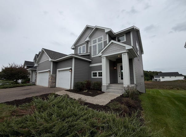 4607 128th Circle NE, Blaine, MN 55449