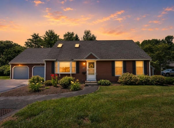 2 Cortland Circle, Bangor, ME 04401