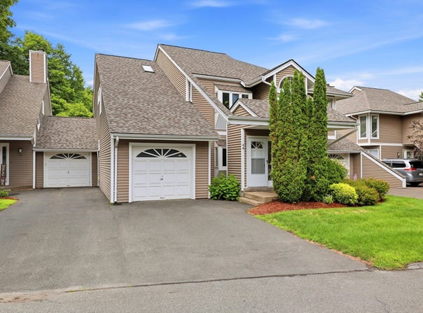44 S View Drive, Southwick, MA 01077