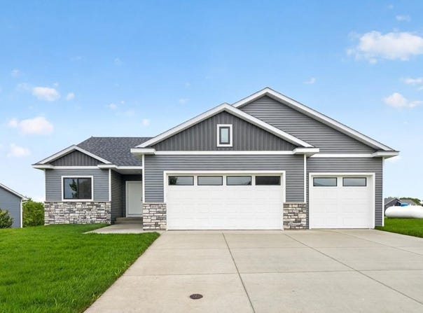 1693 Cherry Street E, Mazeppa, MN 55956