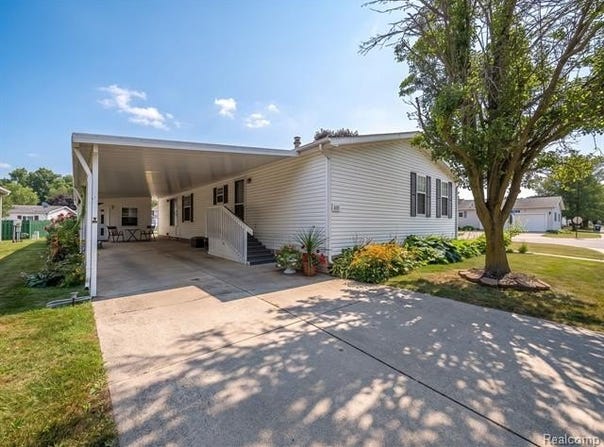 601 Rio Grande Drive, Adrian, MI 49221