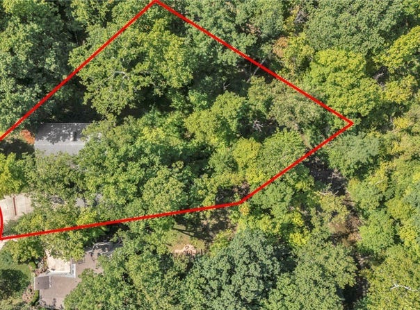 246 Windward Drive, Elyria, OH 44035