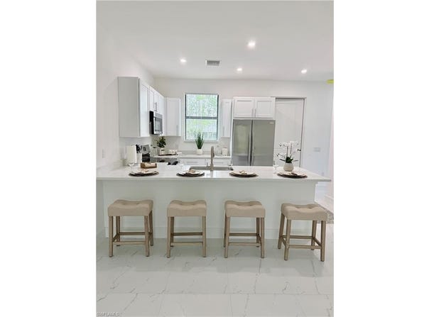 303 Norwalk Ave, LEHIGH ACRES, FL 33972