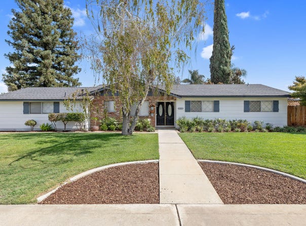 2620 S Divisadero Street, Visalia, CA 93277