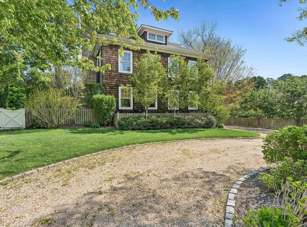 7 School St, Bridgehampton, NY 11932