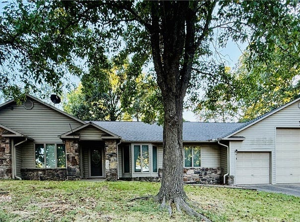 11 Wimbledon Way, Bella Vista, AR 72715
